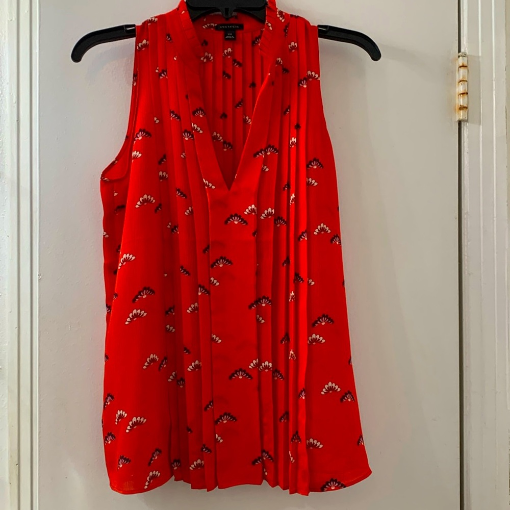 Ann Taylor sleeveless pleated blouse